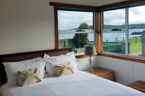 Stanley Village Waterfront Accommodation - E Caravan Parks 10