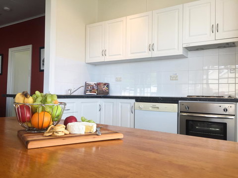 Stanley Hotel & Apartments - E Caravan Parks 17