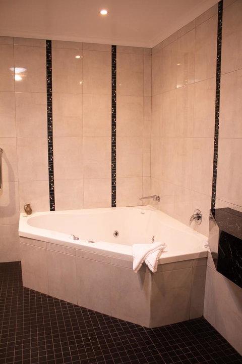 Stanley Hotel & Apartments - E Caravan Parks 30