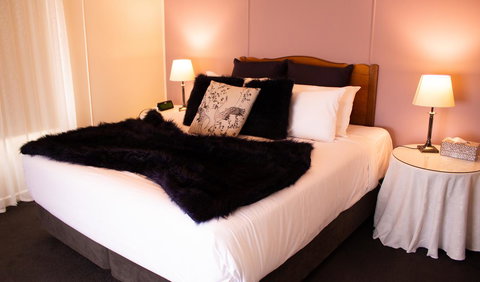 Stanley Hotel & Apartments - E Caravan Parks 15