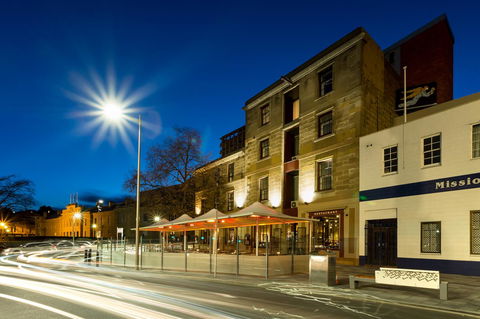Customs House Hotel - E Caravan Parks 12