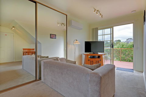 Aloft Boutique Accommodation - E Caravan Parks 10