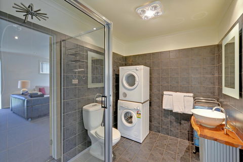 Aloft Boutique Accommodation - E Caravan Parks 16