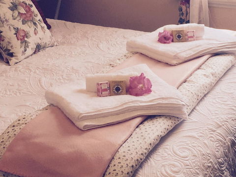 Wandering Geese Boutique Bed And Breakfast - E Caravan Parks 8