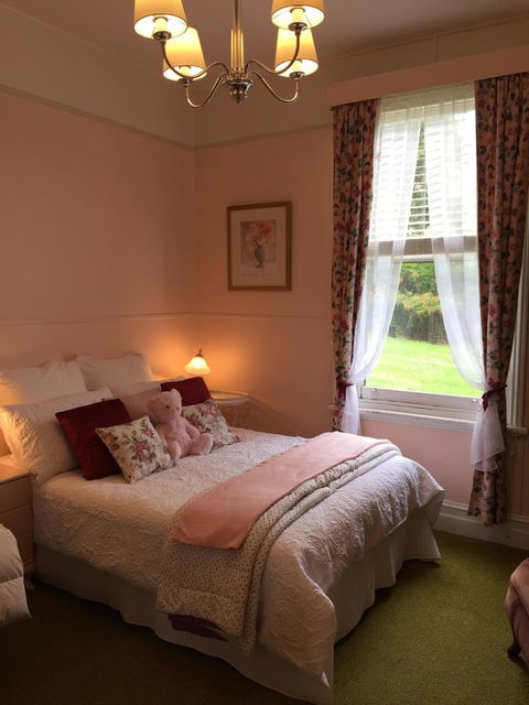 Wandering Geese Boutique Bed And Breakfast - E Caravan Parks 1