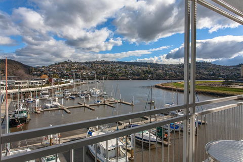 Peppers Seaport Hotel - E Caravan Parks 24