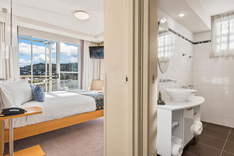 Peppers Seaport Hotel - E Caravan Parks 28