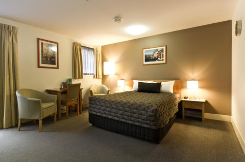 The Old Woolstore Apartment Hotel - E Caravan Parks 32