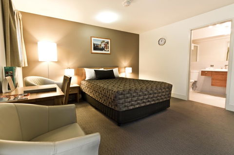 The Old Woolstore Apartment Hotel - E Caravan Parks 24