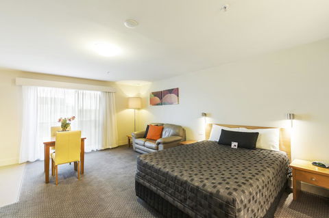 The Old Woolstore Apartment Hotel - E Caravan Parks 22