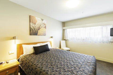 The Old Woolstore Apartment Hotel - E Caravan Parks 7