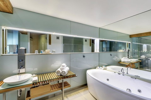 The Henry Jones Art Hotel - E Caravan Parks 20