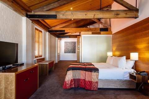 The Henry Jones Art Hotel - E Caravan Parks 25