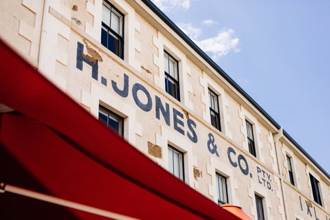 The Henry Jones Art Hotel - E Caravan Parks 0