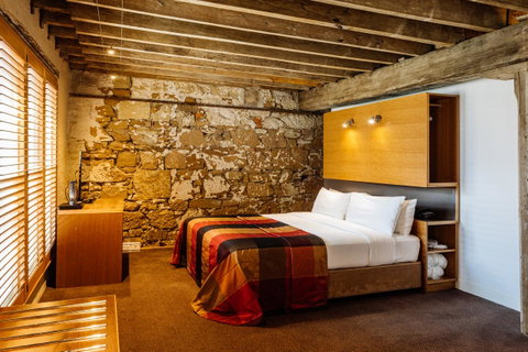 The Henry Jones Art Hotel - E Caravan Parks 16