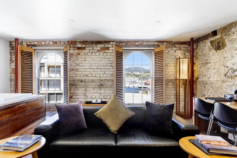 The Henry Jones Art Hotel - E Caravan Parks 26