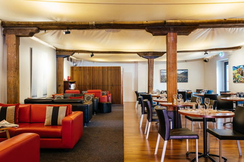 The Henry Jones Art Hotel - E Caravan Parks 32
