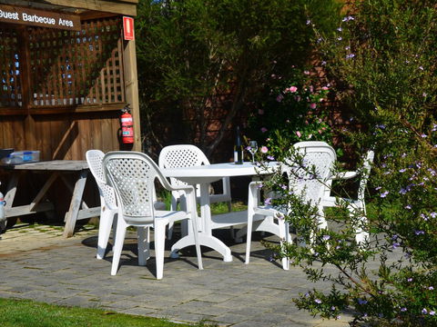 Castaway Holiday Apartments - E Caravan Parks 29