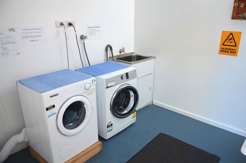 Castaway Holiday Apartments - E Caravan Parks 22