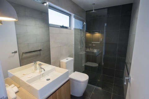 Rosevears Riverview Hotel - E Caravan Parks 26