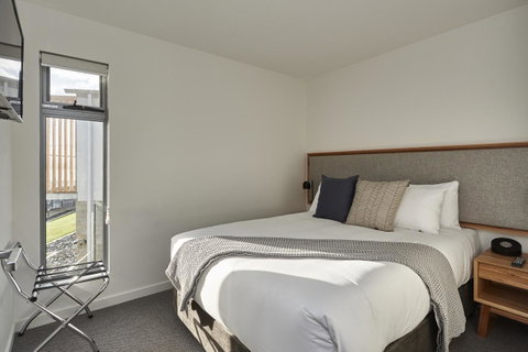 Rosevears Riverview Hotel - E Caravan Parks 17