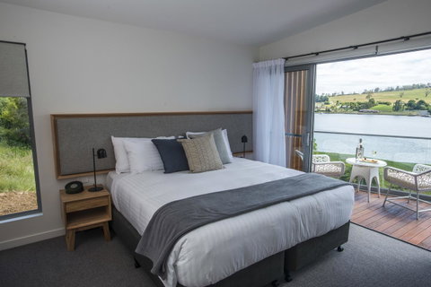 Rosevears Riverview Hotel - E Caravan Parks 19