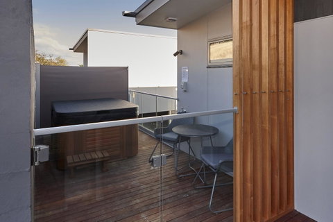Rosevears Riverview Hotel - E Caravan Parks 11