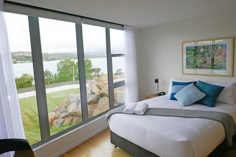 Rosevears Riverview Hotel - E Caravan Parks 6