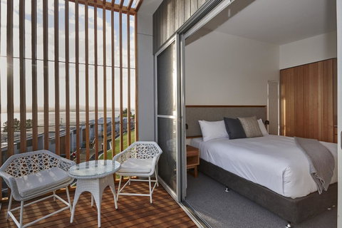 Rosevears Riverview Hotel - E Caravan Parks 16