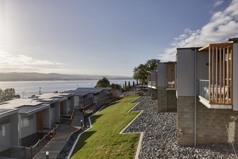 Rosevears Riverview Hotel - E Caravan Parks 13