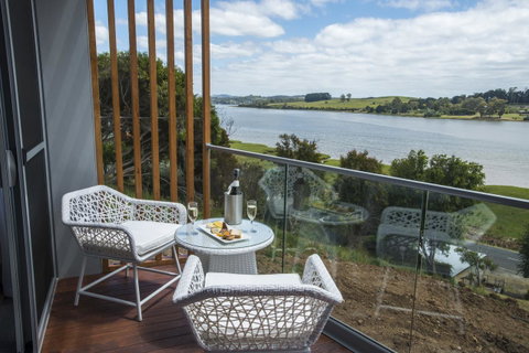 Rosevears Riverview Hotel - E Caravan Parks 0