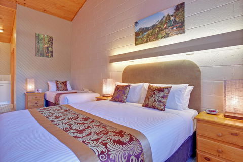 Gold Rush Inn - E Caravan Parks 3