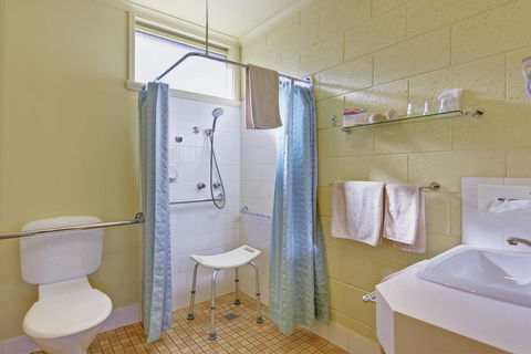 Gold Rush Inn - E Caravan Parks 9