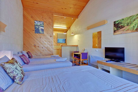 Gold Rush Inn - E Caravan Parks 13