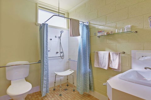 Gold Rush Inn - E Caravan Parks 14