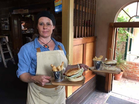 The Richmond Arms Hotel - E Caravan Parks 15