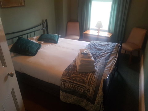 The Richmond Arms Hotel - E Caravan Parks 9