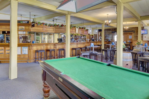 The Richmond Arms Hotel - E Caravan Parks 13