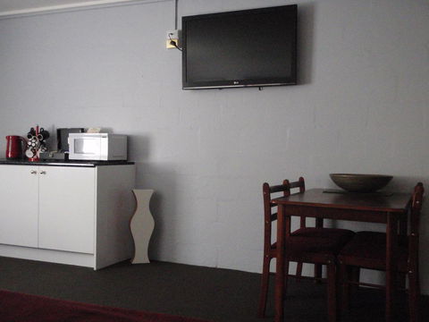 West Coaster Motel - E Caravan Parks 19