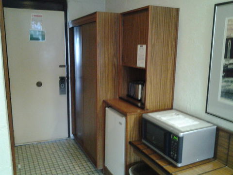 West Coaster Motel - E Caravan Parks 10
