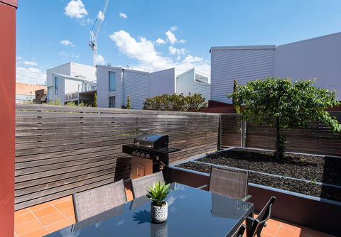 Sullivans Cove Apartments - E Caravan Parks 36