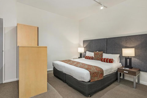 Mantra One Sandy Bay Road - E Caravan Parks 10