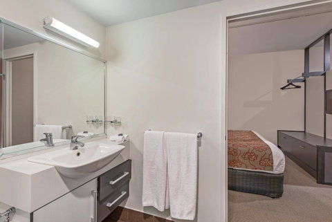 Mantra One Sandy Bay Road - E Caravan Parks 21