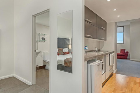 Mantra One Sandy Bay Road - E Caravan Parks 9