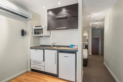 Mantra One Sandy Bay Road - E Caravan Parks 25