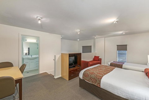 Mantra One Sandy Bay Road - E Caravan Parks 17