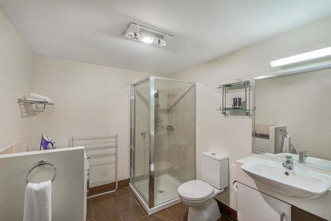 Mantra One Sandy Bay Road - E Caravan Parks 22