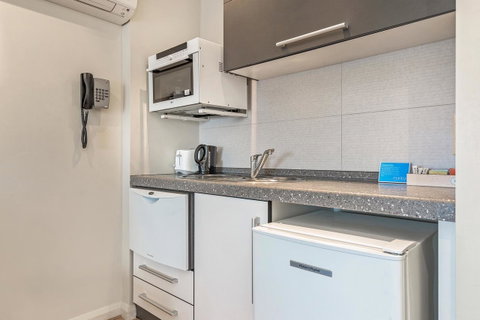 Mantra One Sandy Bay Road - E Caravan Parks 32