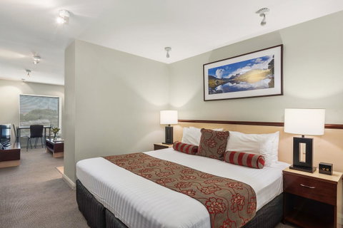 Mantra One Sandy Bay Road - E Caravan Parks 26
