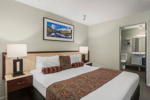 Mantra One Sandy Bay Road - E Caravan Parks 31